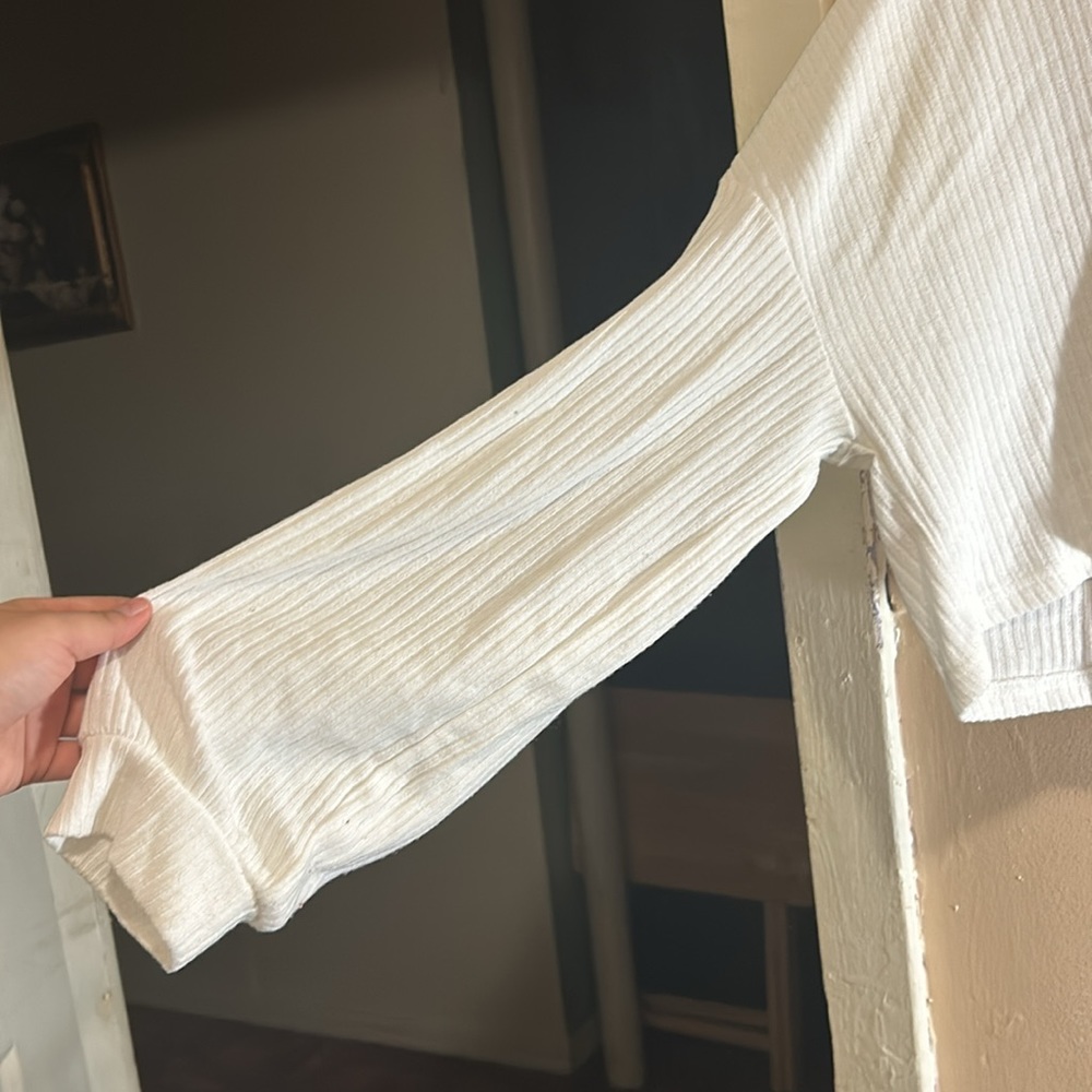 White top - Picture 4 of 5